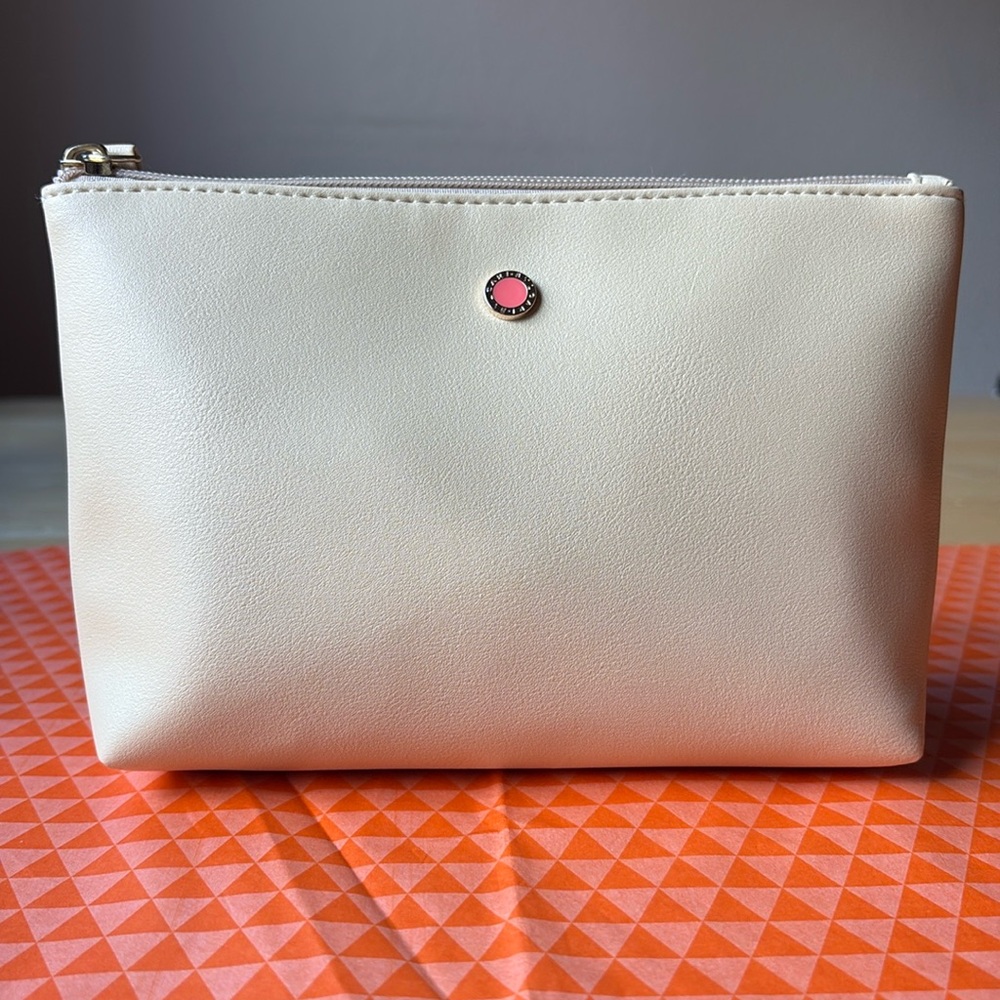 🌺 BVLGARI X EMIRATES COSMETIC BAG 🌺 NWOT 🌺